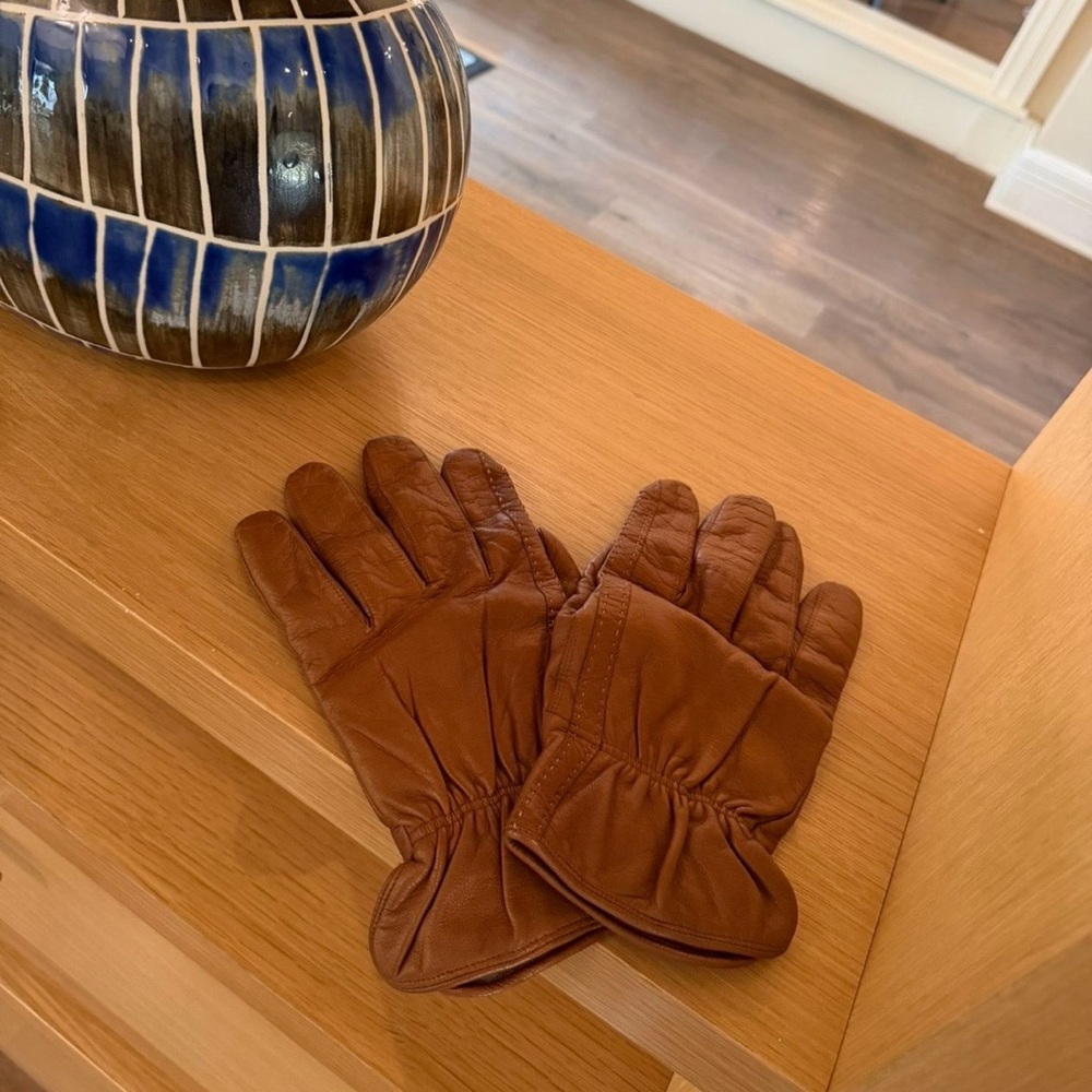 Elegant Tan Leather Gloves for Men